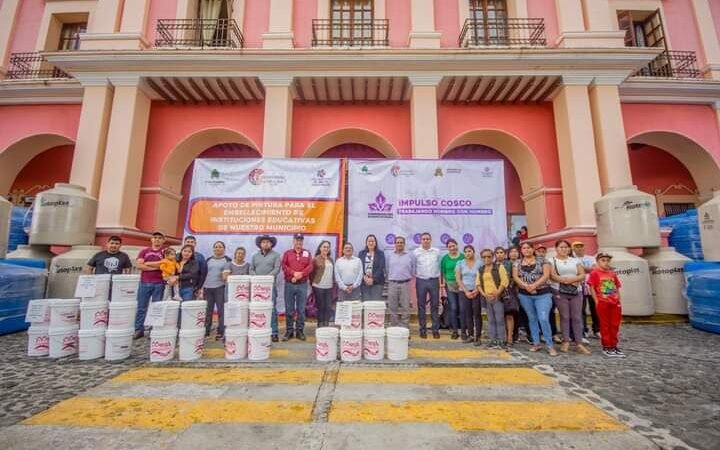 ENTREGAN APOYOS A FAMILIAS DE COSCOMATEPEC