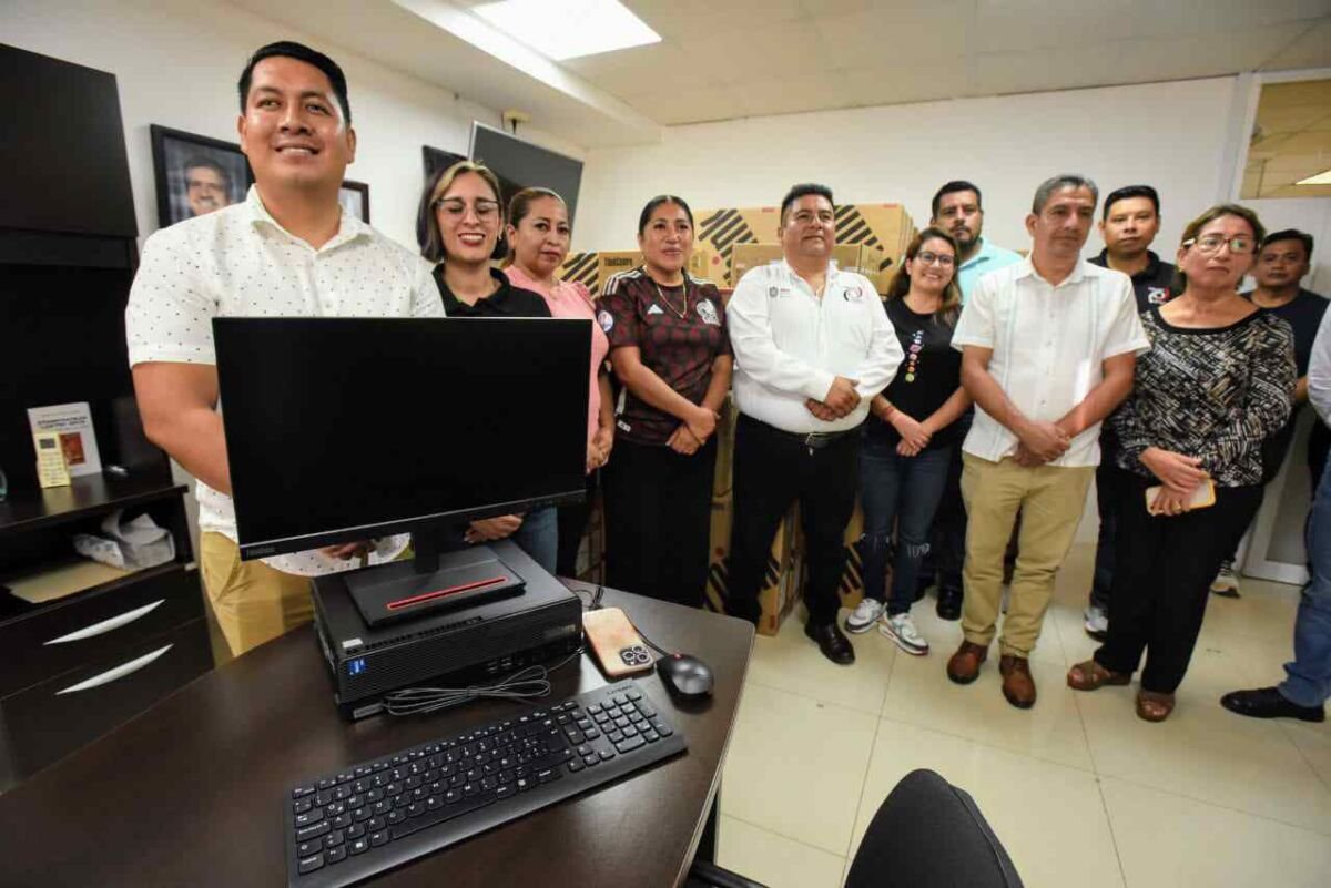 ENTREGA SEV 100 COMPUTADORAS PARA OFICINAS CENTRALES DE LA DIRECCIÓN GENERAL DEL TEBAEV