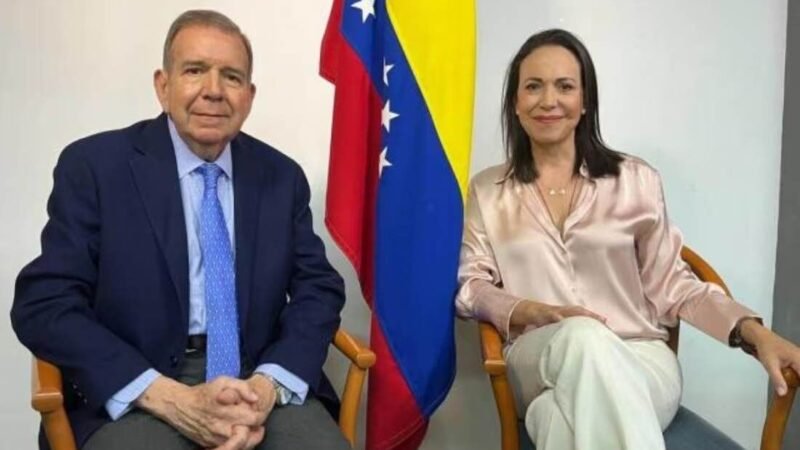 EDMUNDO GONZÁLEZ LLAMA AL EJÉRCITO A “IMPEDIR” GOLPE DE MADURO; FIRMA COMO “PRESIDENTE ELECTO DE VENEZUELA”
