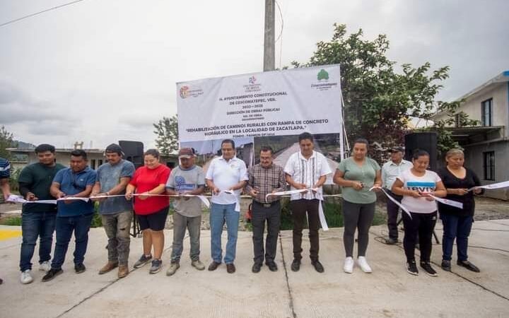 REHABILITAN CAMINO DE ZACATLAPA