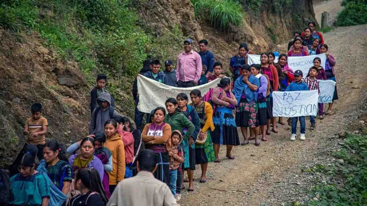 INDÍGENAS REGRESAN A SUS HOGARES TRAS HABER SIDO ATACADOS POR SICARIOS