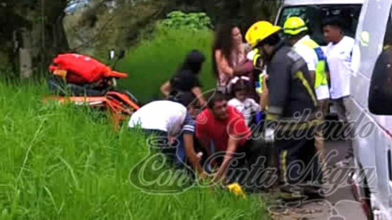 VUELCA CUATRI MOTO; HAY 4 LESIONADOS