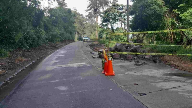 CONSTRUYEN MURO DE CONTENCIÓN EN CALCAHUALCO