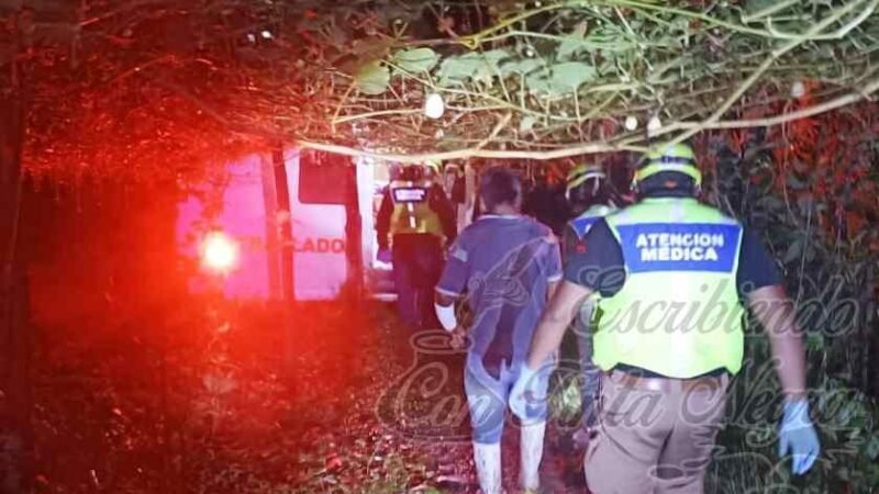 ATACAN A CAMPESINOS A MACHETAZOS EN COSCOMATEPEC