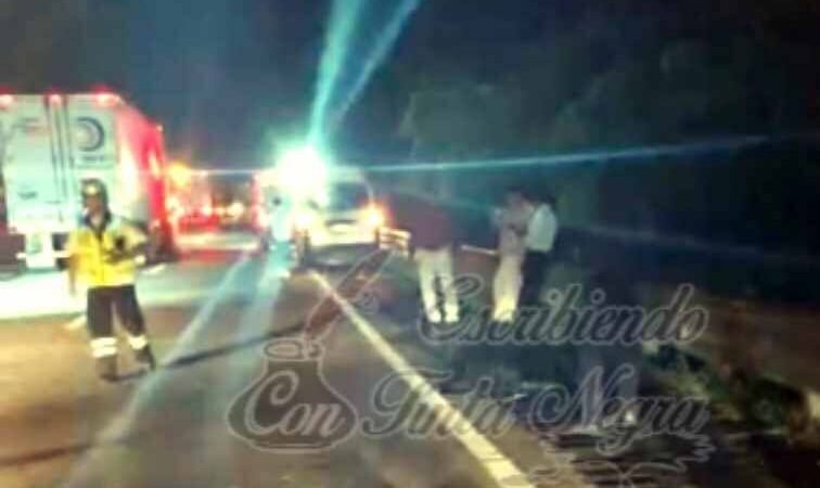 AUTO ATROPELLA Y MATA A PEATÓN