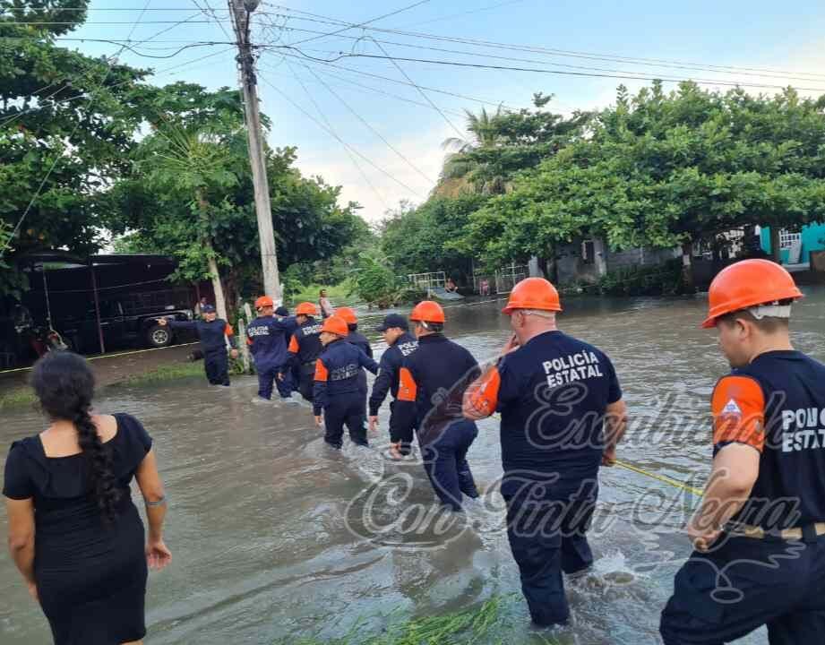 ACTIVAN PLAN TAJÍN POR INUNDACIONES EN TIERRA BLANCA
