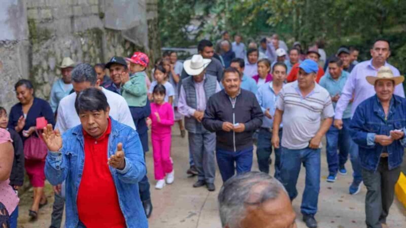 INAUGURA ALCALDE CONSTRUCCIÓN DE CALLE EN COLONIA ÚRSULO GALVÁN