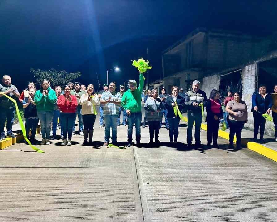 INAUGURA ERNESTO RUIZ OBRA EN COLONIA ROSA MÍSTICA
