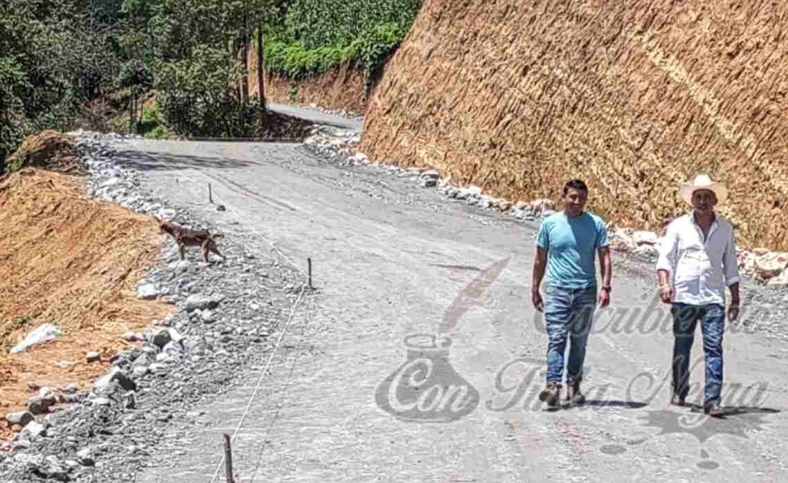 AVANZA OBRA DE PAVIMENTACIÓN EN BENITO JUÁREZ  Y MARANGOLA