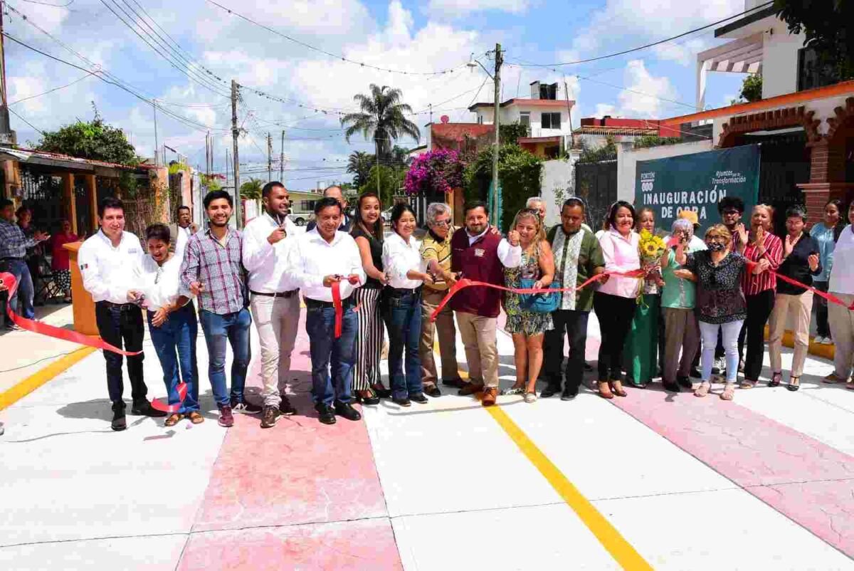 RECONOCEN Y AGRADECEN VECINOS DEL FRACCIONAMIENTO LOS PINOS PROYECTO DE LA TRANSFORMACIÓN