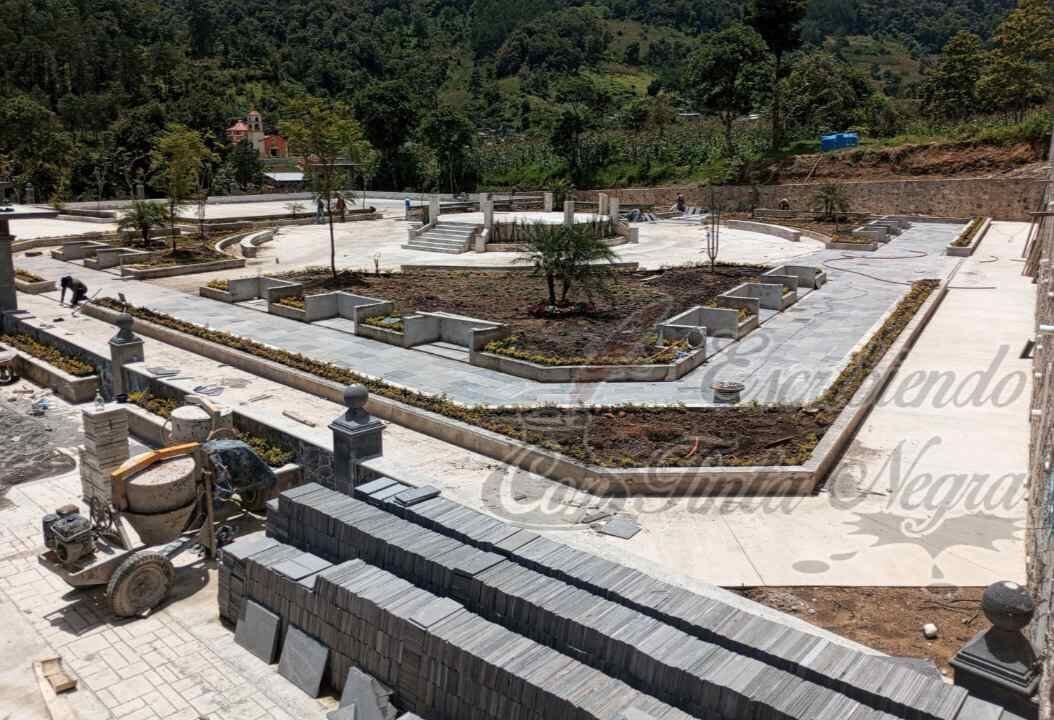 SUPERVISA ALCALDE OBRA DE PARQUE DE TEACALCO