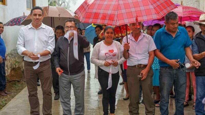 INAUGURAN OBRA EN TLALTENGO