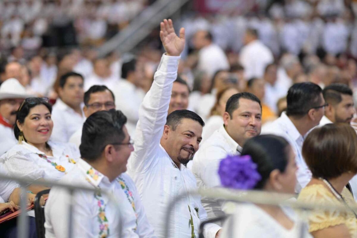 APLAUDE GÓMEZ CAZARÍN INFORME DE CUITLÁHUAC GARCÍA