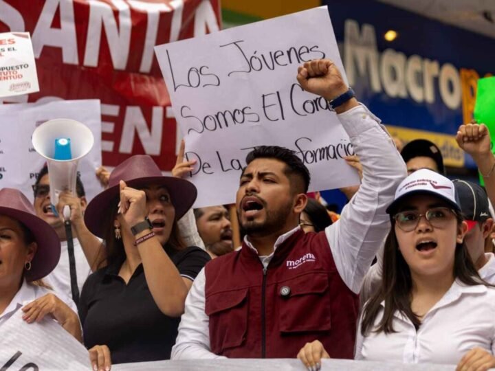 MORENA JÓVENES ENCABEZA LA MARCHA EN FAVOR DE LA REFORMA AL PODER JUDICIAL