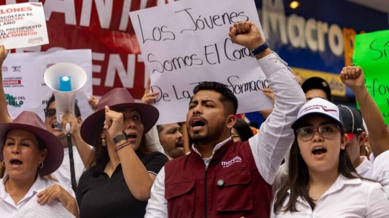 MORENA JÓVENES ENCABEZA LA MARCHA EN FAVOR DE LA REFORMA AL PODER JUDICIAL