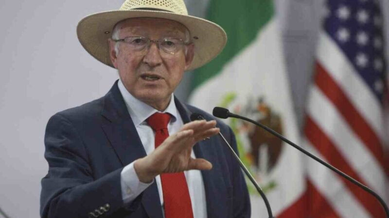 KEN SALAZAR ASEGURA QUE RELACIÓN MÉXICO-EE.UU. SEGUIRÁ PESE A POLÉMICAS REFORMAS