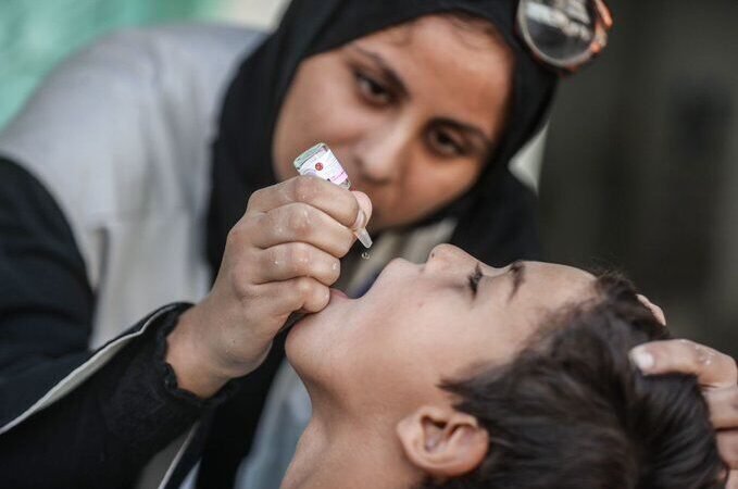 VACUNAN A MÁS DE 187 MIL NIÑOS EN GAZA CONTRA LA POLIO