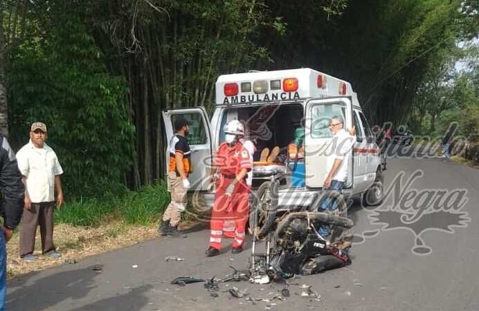 DERRAPA MOTOCICLISTA EN HUATUSCO