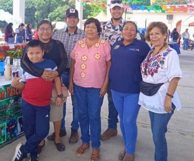 PARTICIPA ATOYAC EN FERIA DE AGRICULTURA SUSTENTABLE