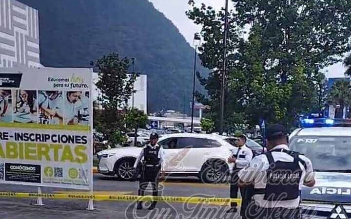 LO ASALTAN Y BALEAN EN PLAZA VALLE