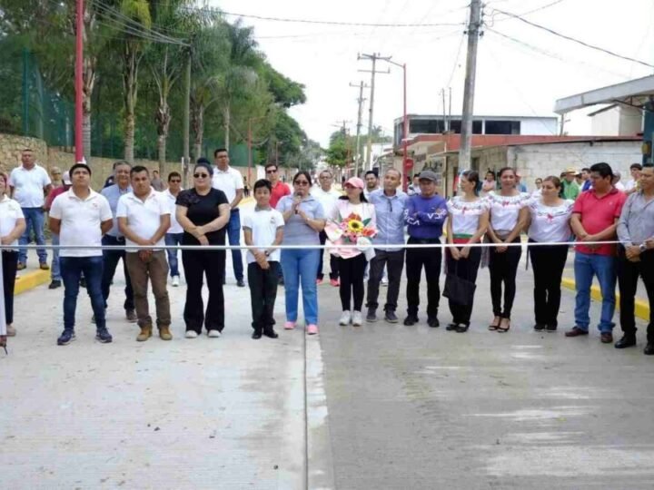 INAUGURA VENTURA DEMUNER UNA OBRA MÁS DE PAVIMENTACIÓN