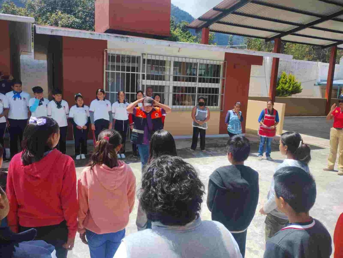 CALCAHUALCO REALIZA SIMULACRO DE SISMO