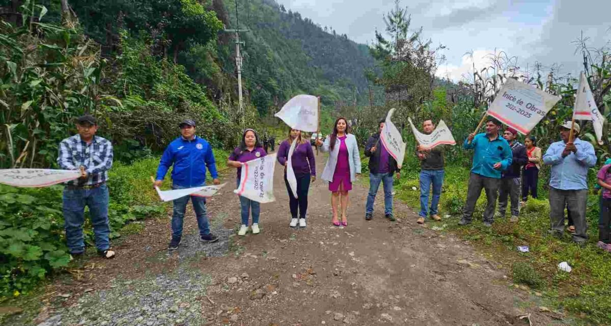 PONEN EN MARCHA PAVIMENTACIÓN EN TECUANAPA