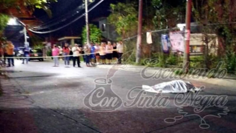 AUTOBUS ARROLLA Y MATA A MUJER