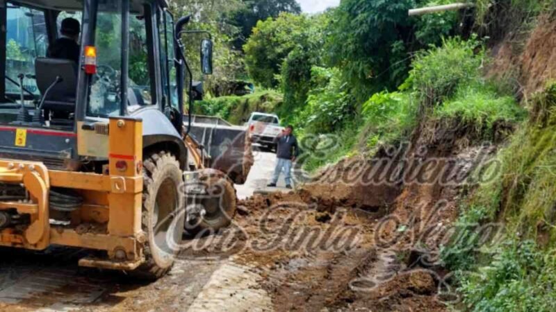 ATIENDE AYUNTAMIENTO DE ALPATLÁHUAC TEMA DE DESLAVES