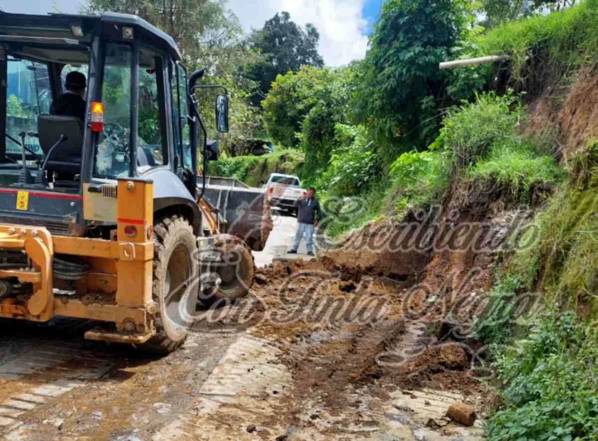 ATIENDE AYUNTAMIENTO DE ALPATLÁHUAC TEMA DE DESLAVES