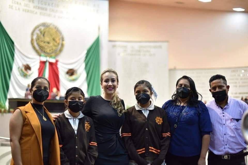 CERTEZA JURÍDICA PARA LA SECUNDARIA TÉCNICA 125 ES UN LORGO EN EQUIPO: NORA LAGUNES