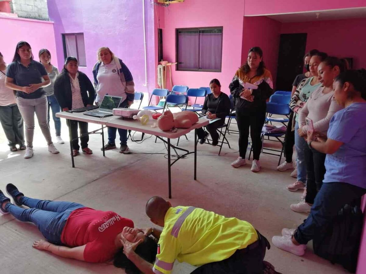 MUJERES SE CAPACITAN EN PRIMEROS AUXILIOS