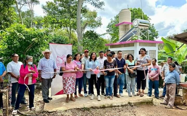 ENTREGAN MÓDULOS DE SANITARIOS EN TENAMPA