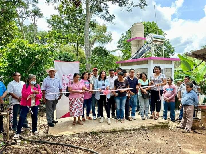 ENTREGAN MÓDULOS DE SANITARIOS EN TENAMPA