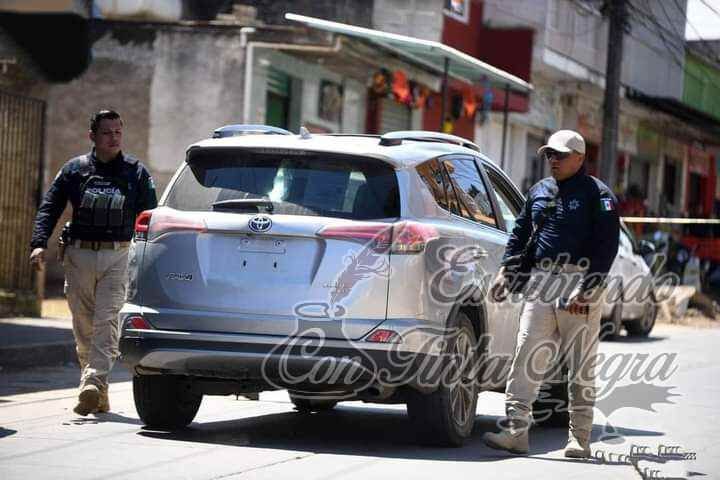 SICARIOS SE ENFRENTAN A LA POLICÍA, DETIENEN A TRES