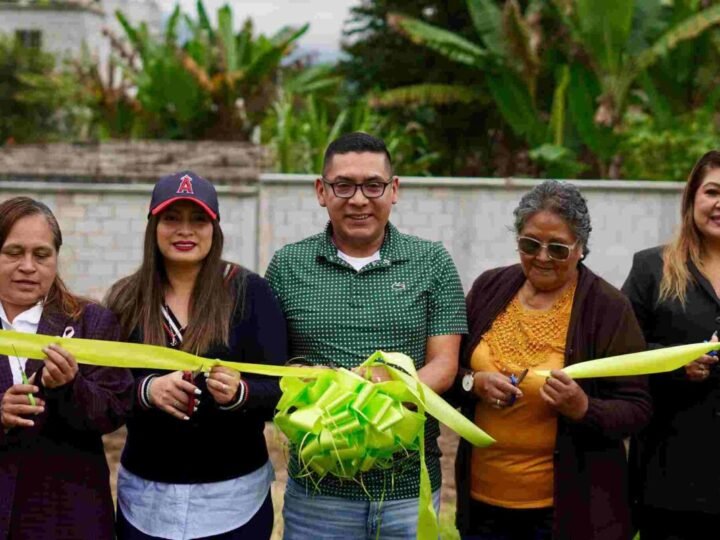 INAUGURA ERNESTO RUIZ BARDEADO DE SECUNDARIA TÉCNICA 161