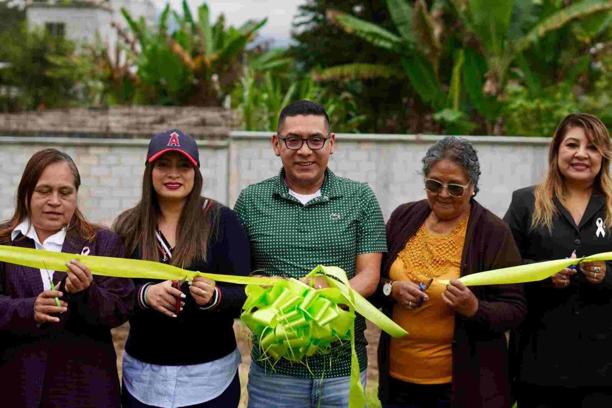 INAUGURA ERNESTO RUIZ BARDEADO DE SECUNDARIA TÉCNICA 161