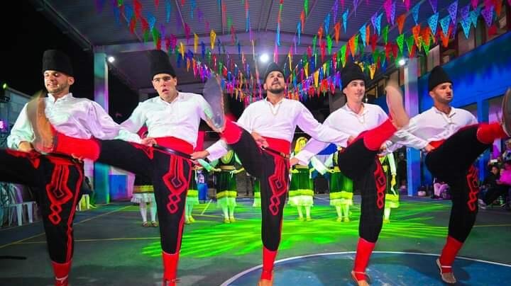 SE PRESENTAN CON ÉXITO BALLETS DE SERBIA Y TURQUÍA EN TOMATLÁN