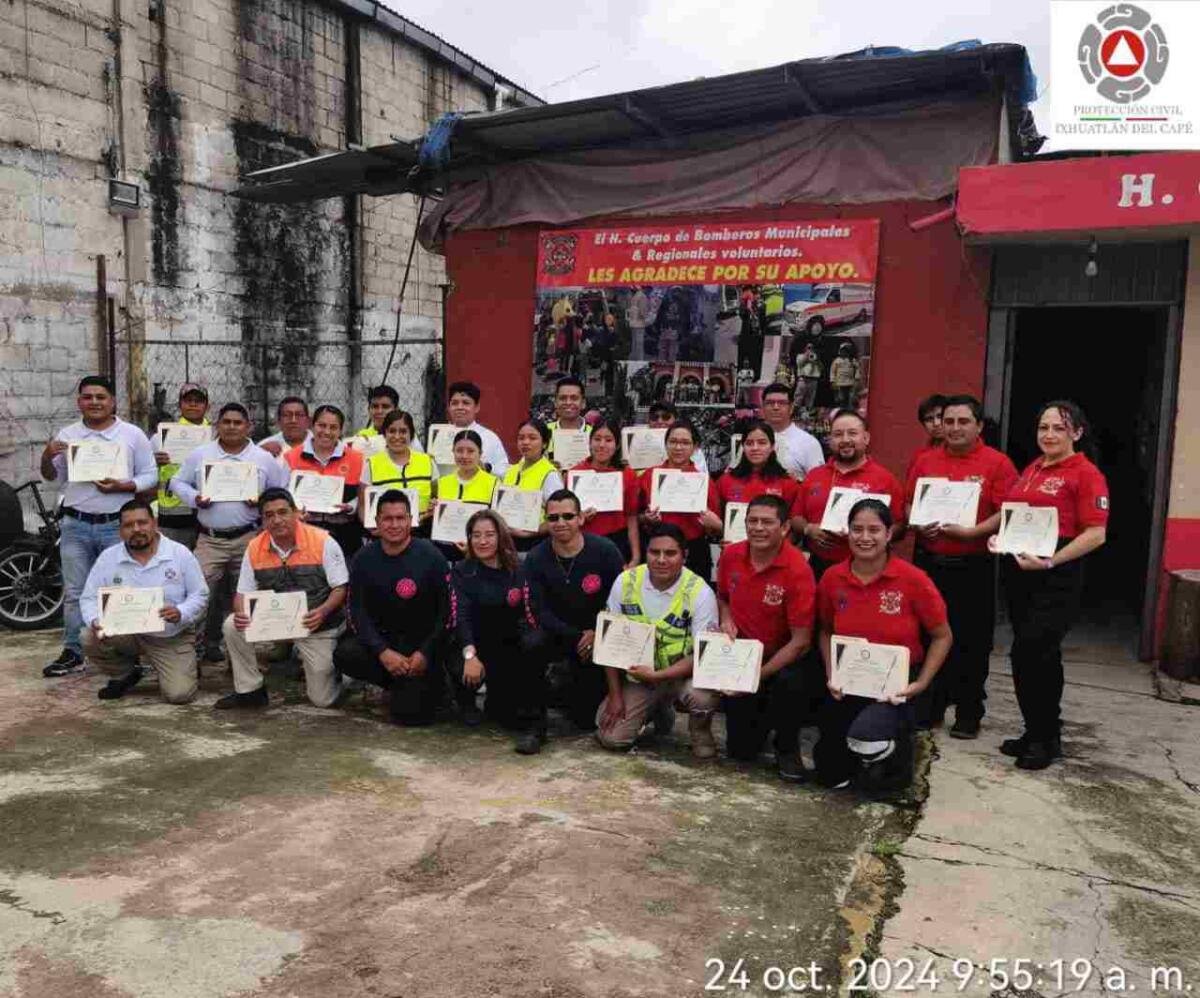 SE CAPACITAN GRUPOS DE AUXILIO EN ZONA DE COSCOMATEPEC