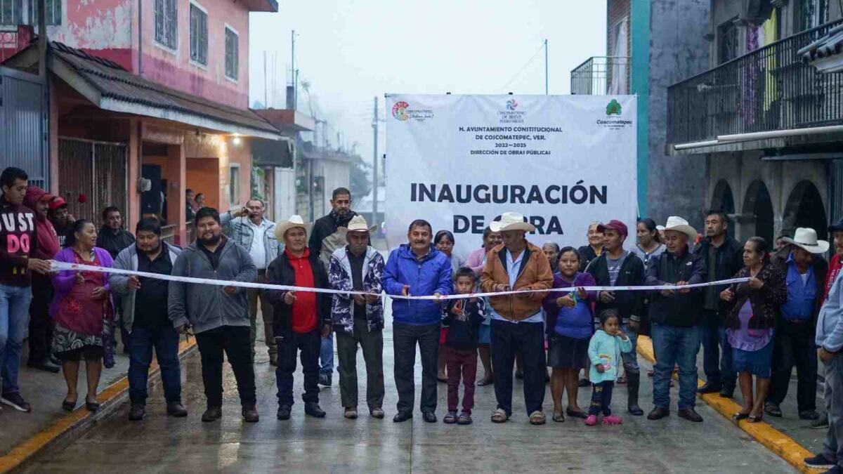 ALCALDE DE COSCO INAUGURA OBRAS EN TETLAXCO