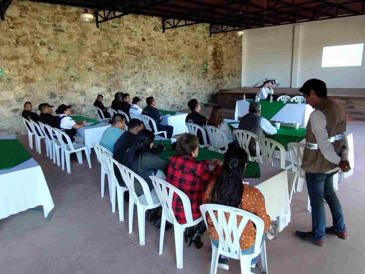 PARTICIPA POLICÍA DE CHOCAMÁN EN TALLER DE DERECHOS HUMANOS