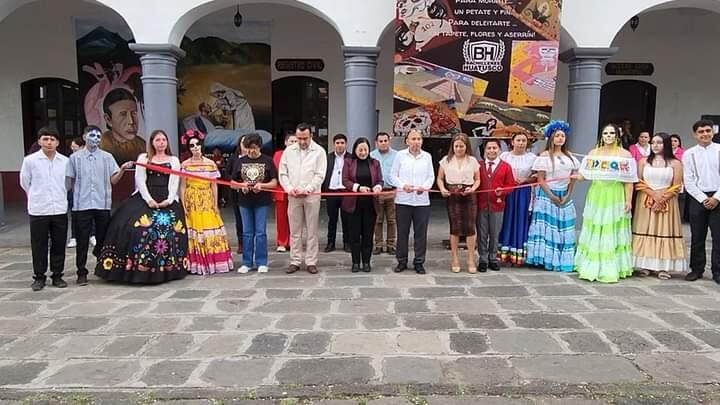 REALIZAN MUESTRA GASTRONÓMICA Y DE TAPETES DE DÍA DE MUERTOS