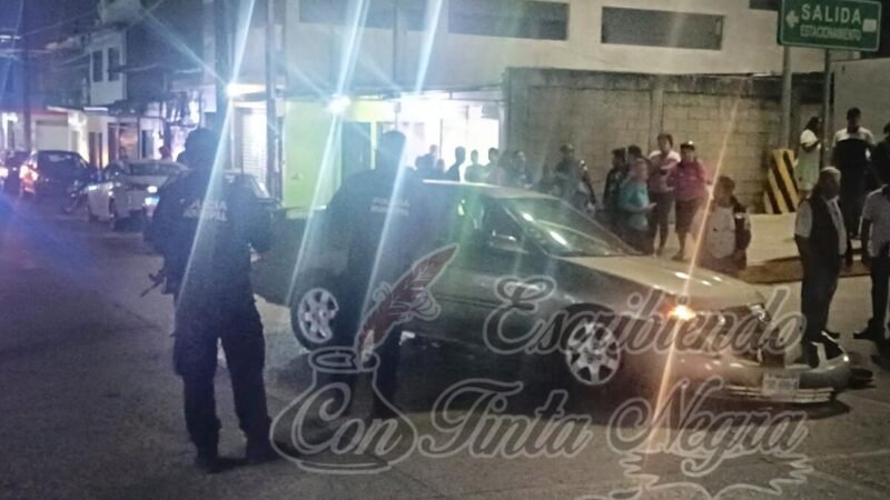 EBRIO MOTOCICLISTA CHOCA CONTRA VEHÍCULOS