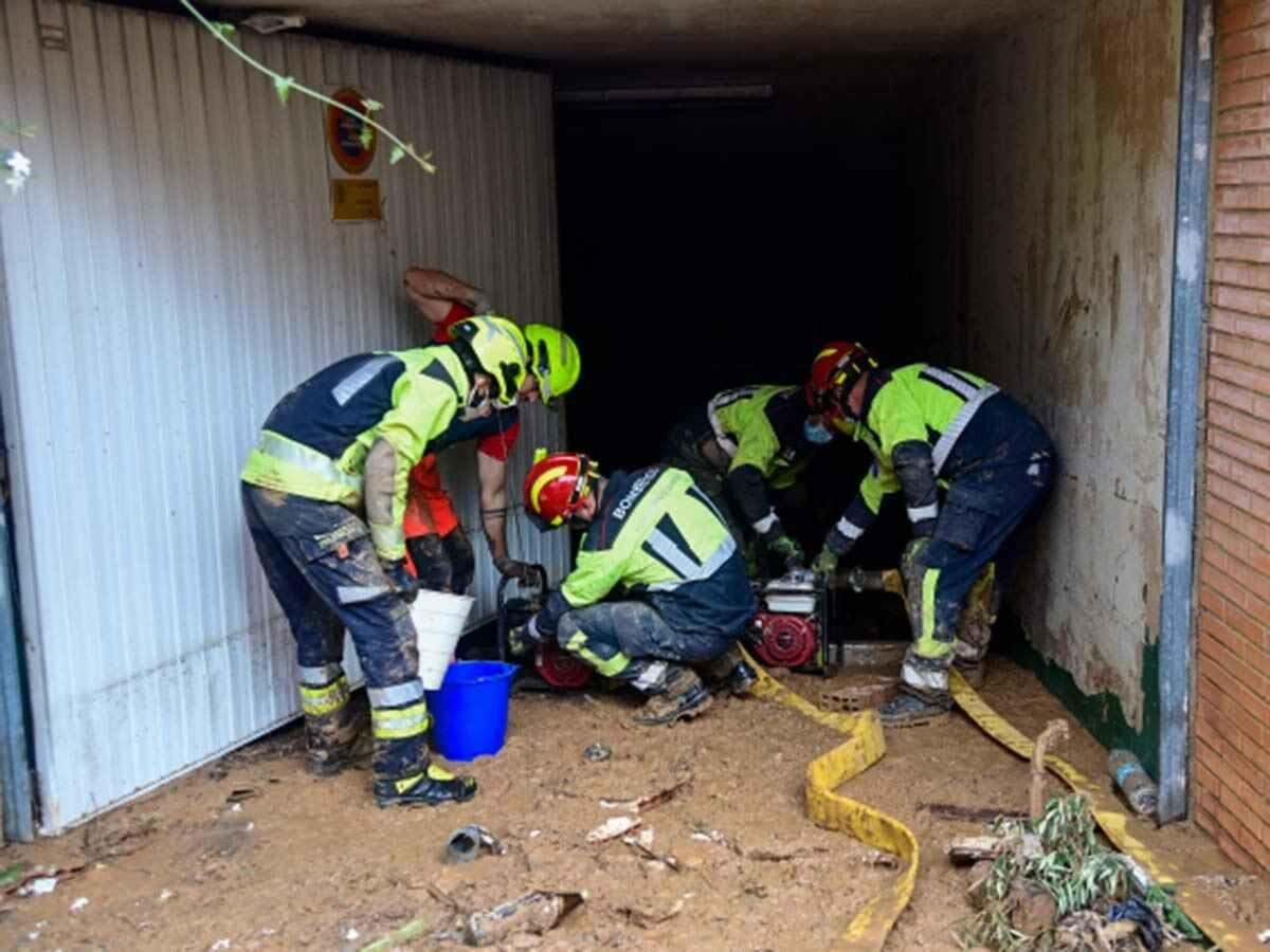 VALENCIA BUSCA EN SUBTERRÁNEOS A VÍCTIMAS DE INUNDACIONES