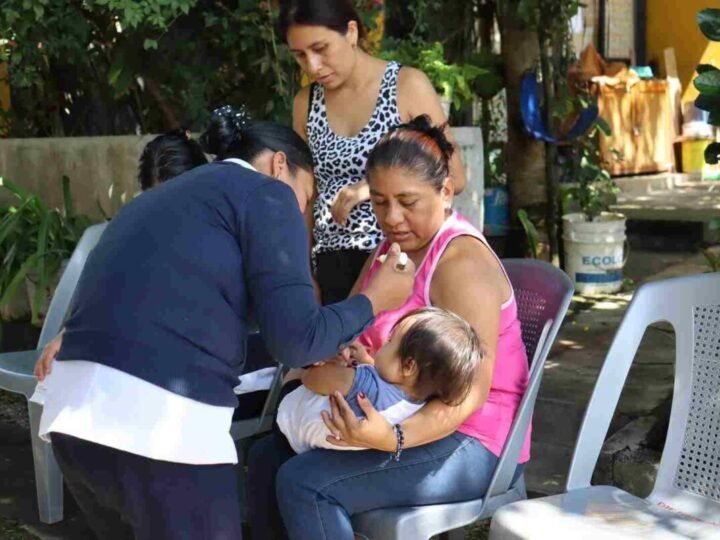 LLEVA DIF JORNADAS DE SALUD A COLONIAS Y COMUNIDADES