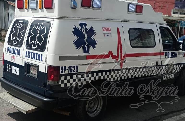 POLICÍAS ESTATALES RESCATAN A JOVEN; ESTUVO A PUNTO DE CAER DE MIRADOR DE XALAPA