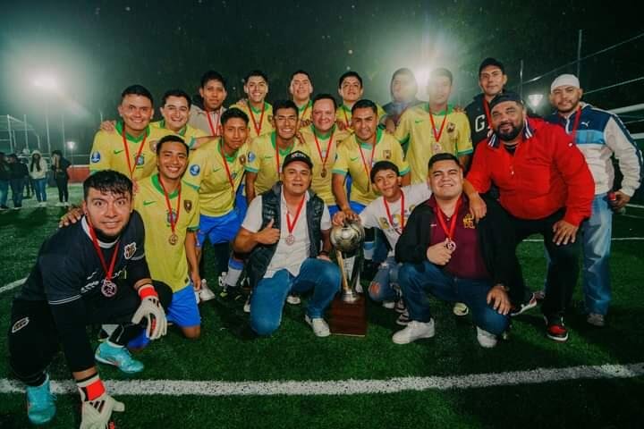 PINGÜI PIZZA, SAN MIGUEL Y DEPORTIVO SAN DIEGO, CAMPEONES