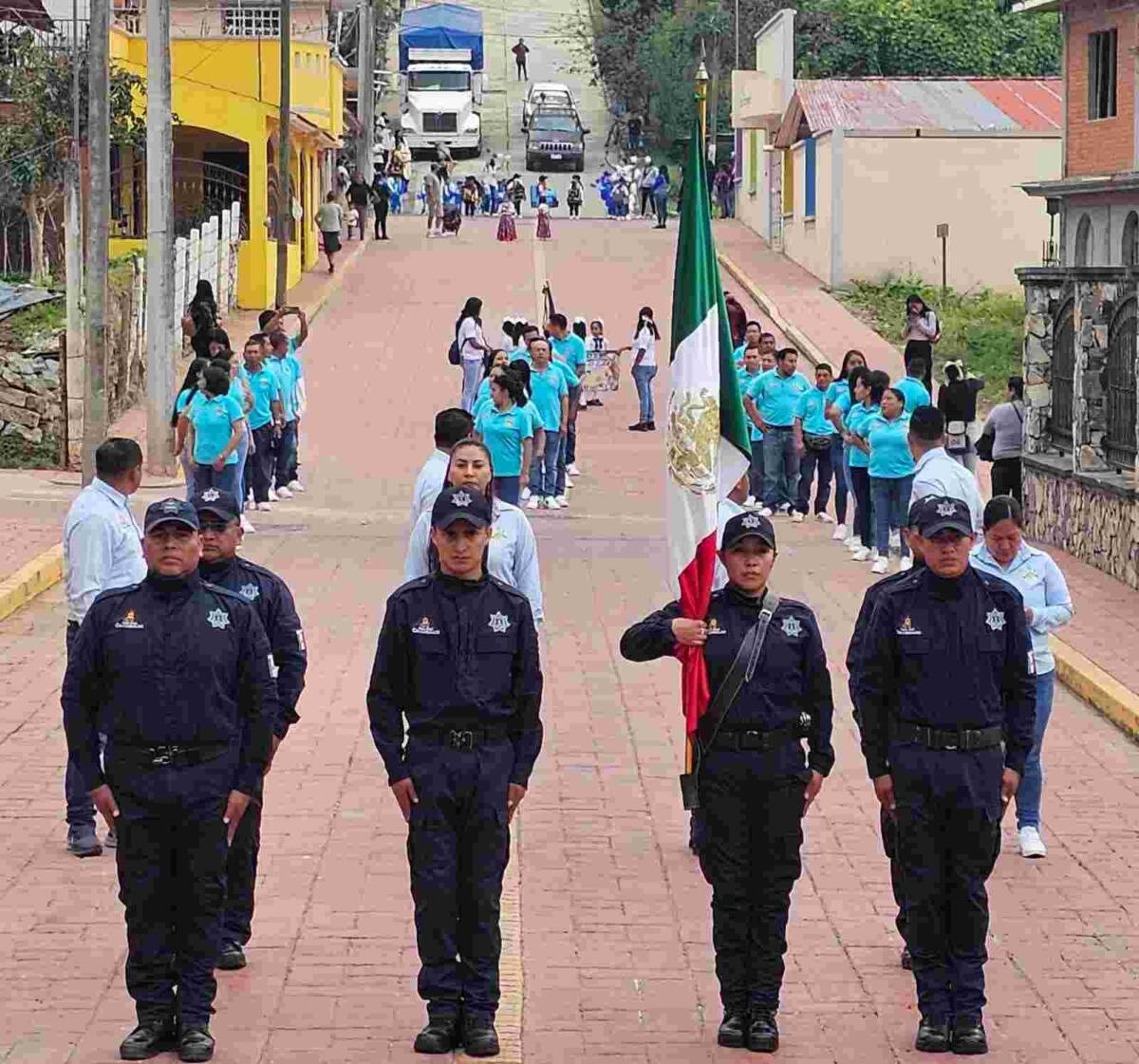 DESFILAN EN CALCAHUALCO POR INICIO DE LA REVOLUCIÓN MEXICANA