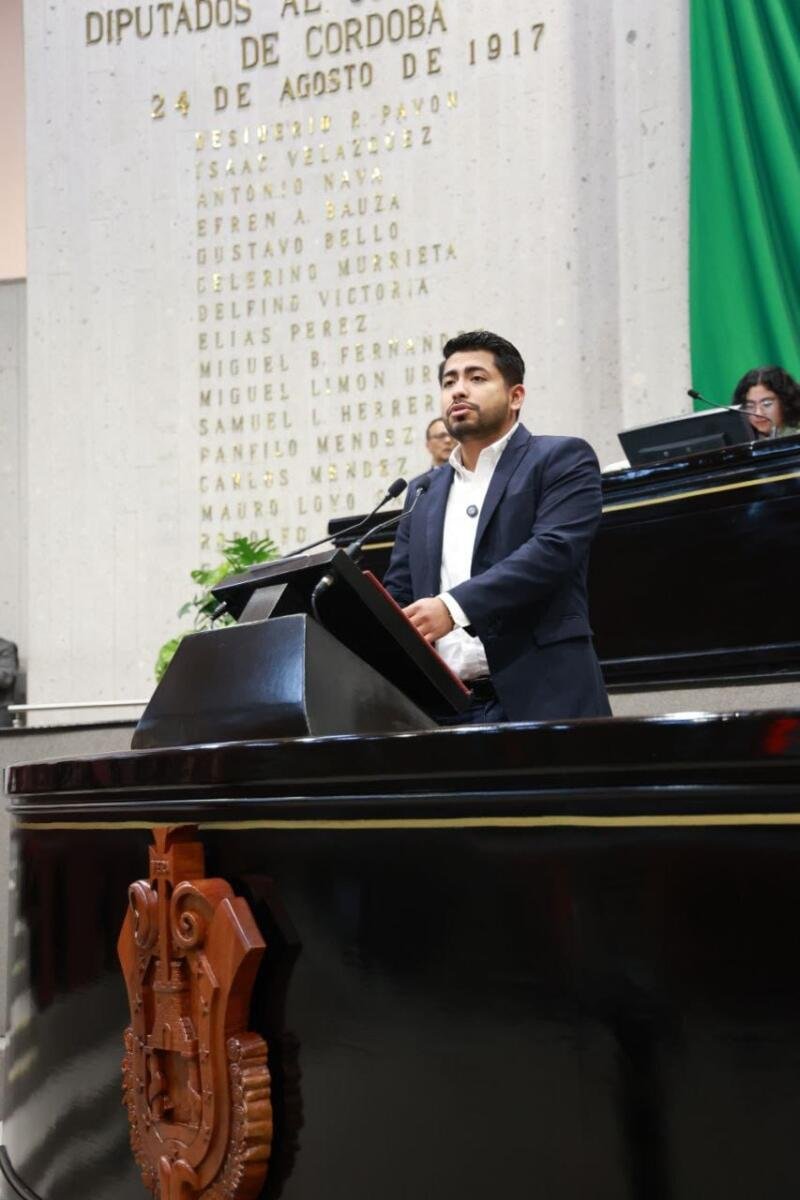 ALEJANDRO PORRAS PRESENTA INICIATIVA PARA INCLUIR CONCEPTO DE GOBERNADORA EN CONSTITUCIÓN DE VERACRUZ