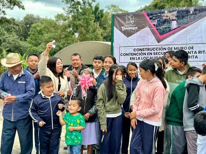 PAVIMENTAN CAMINO A SECUNDARIA DE SANTA RITA